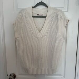 SO Women's V-Neck Cream Sweater Vest